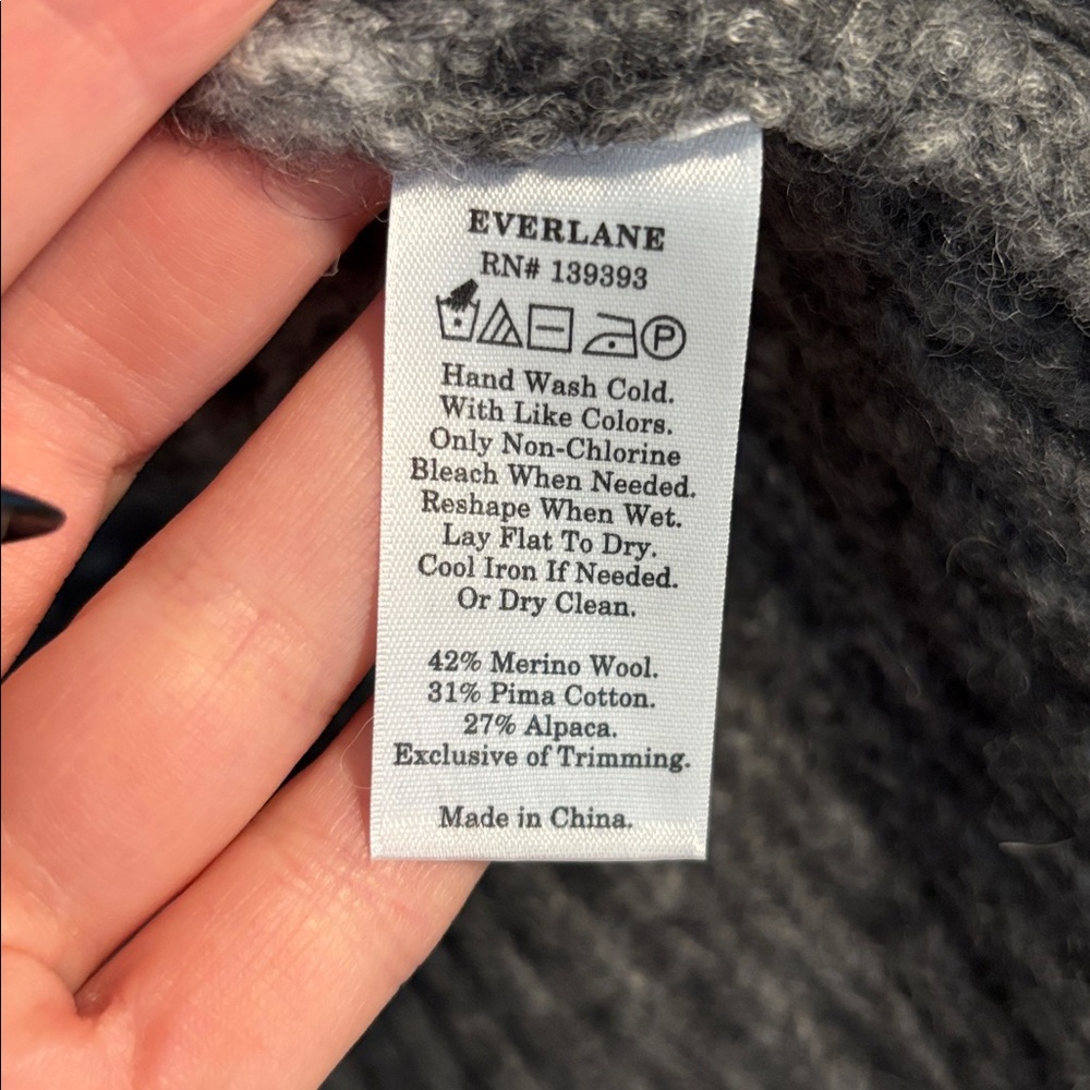 NWOT Everlane The Cloud Checkered Turtleneck - Picture 4 of 9